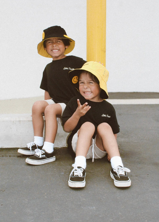 Smiley Bucket Hat Black/Yellow